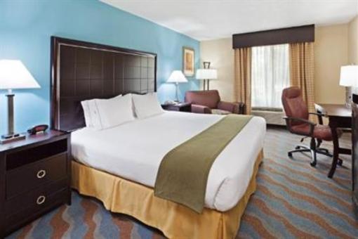 фото отеля Holiday Inn Express Hotel & Suites Greenwood (South Carolina)