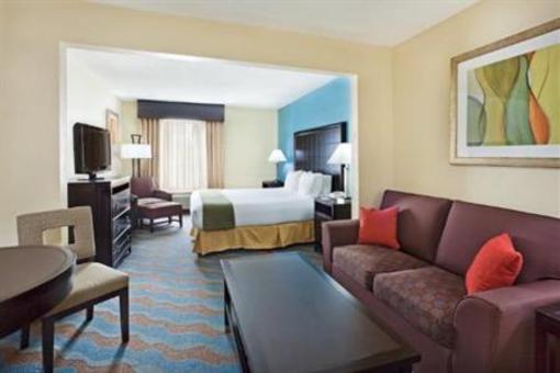 фото отеля Holiday Inn Express Hotel & Suites Greenwood (South Carolina)