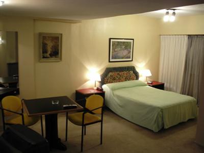 фото отеля Embassy All Suites Hotel