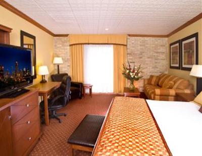 фото отеля Riverwalk Plaza Hotel & Suites