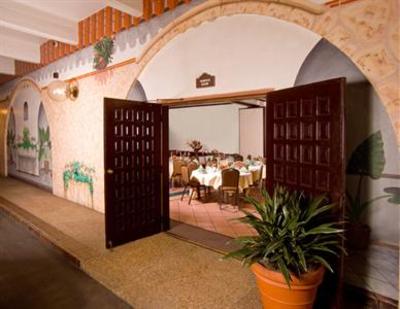 фото отеля Riverwalk Plaza Hotel & Suites