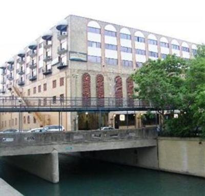 фото отеля Riverwalk Plaza Hotel & Suites