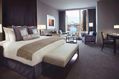 фото отеля Trump International Hotel & Tower Chicago