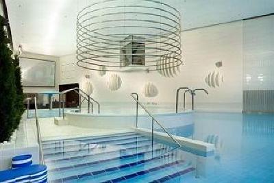 фото отеля Meriton Grand Conference & Spa Hotel