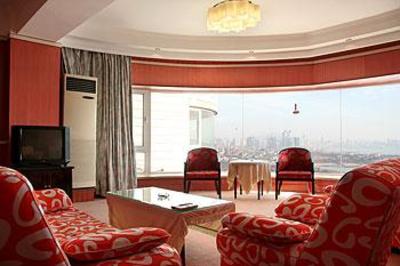 фото отеля Dong Hai Hotel Qingdao