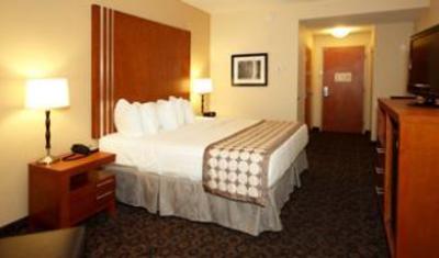 фото отеля BEST WESTERN Rose City Conference Center Inn