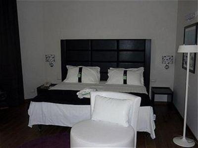 фото отеля Holiday Inn Genoa City