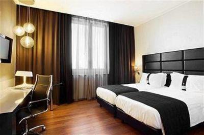 фото отеля Holiday Inn Genoa City