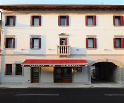 фото отеля Albergo Leon Bianco Gonars