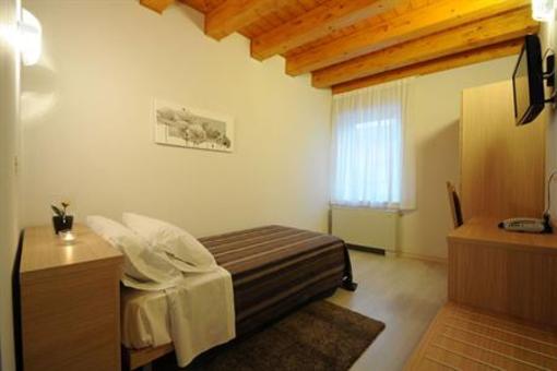 фото отеля Albergo Leon Bianco Gonars