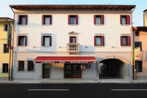 фото отеля Albergo Leon Bianco Gonars