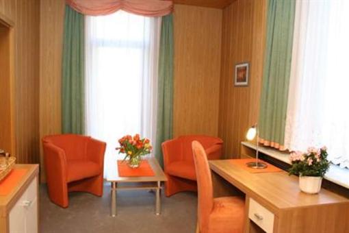 фото отеля Hotel-Pension Am Kirschberg