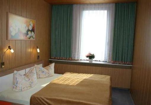 фото отеля Hotel-Pension Am Kirschberg