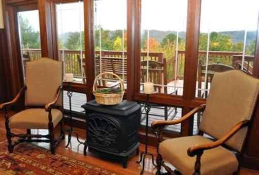 фото отеля Lucille's Mountain Top Inn