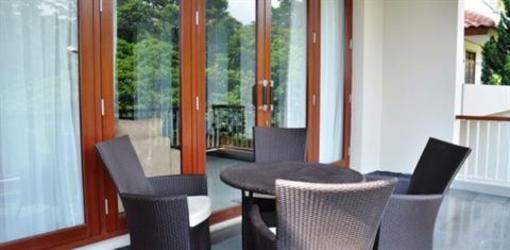 фото отеля Permai Villa Dago Bandung