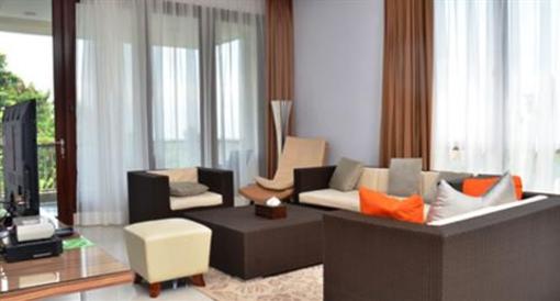 фото отеля Permai Villa Dago Bandung