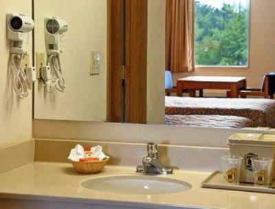 фото отеля Super 8 Motel Brownsburg