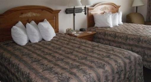 фото отеля Country Inn & Suites Chippewa Falls
