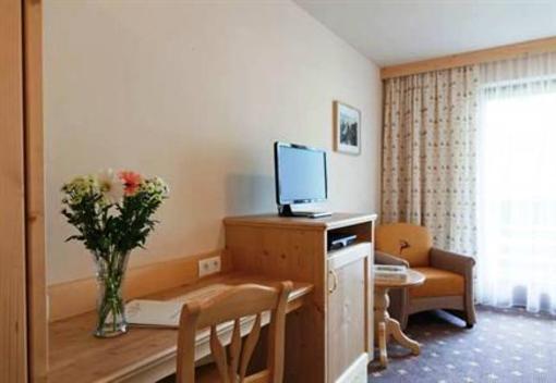 фото отеля Hotel Rifflsee Sankt Leonhard im Pitztal