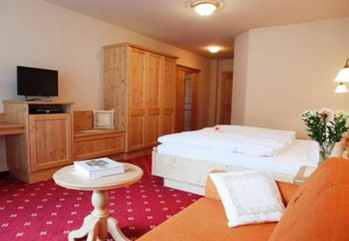 фото отеля Hotel Rifflsee Sankt Leonhard im Pitztal
