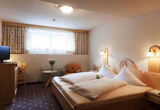 фото отеля Hotel Rifflsee Sankt Leonhard im Pitztal