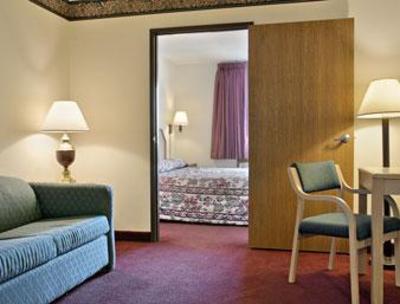 фото отеля Super 8 Motel Martinsville