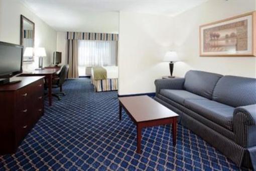 фото отеля Holiday Inn Express Torrington