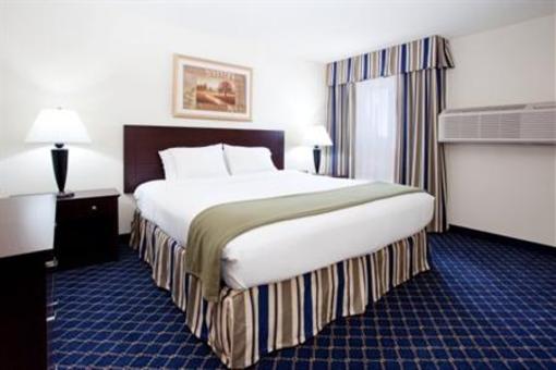 фото отеля Holiday Inn Express Torrington