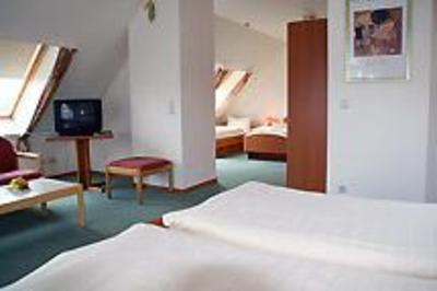 фото отеля Hotel Ideal Lubeck