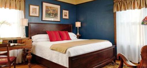фото отеля Castle in the Country Bed & Breakfast Inn