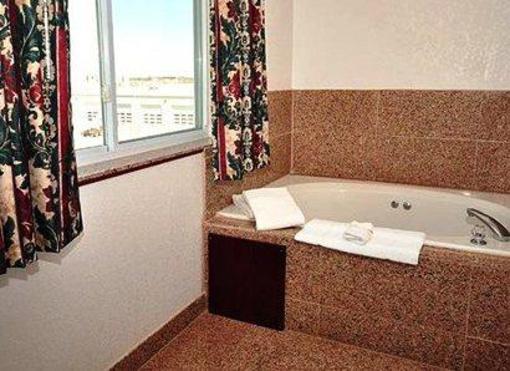 фото отеля Quality Inn and Suites Loves Park