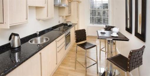 фото отеля St Giles Dovecot Apartments Edinburgh