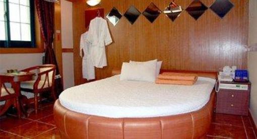 фото отеля Oberon Motel