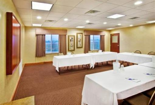 фото отеля Holiday Inn Express & Suites Le Mars