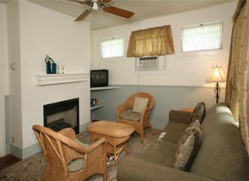 фото отеля Brannan Cottage Inn