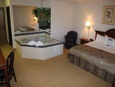 фото отеля Baymont Inn & Suites Marshfield