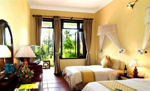 фото отеля Lang Co Beach Resort