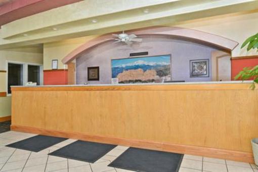 фото отеля Americas Best Value Inn & Suites Colorado Springs