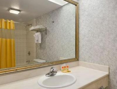фото отеля Days Inn Airport South Bay LAX