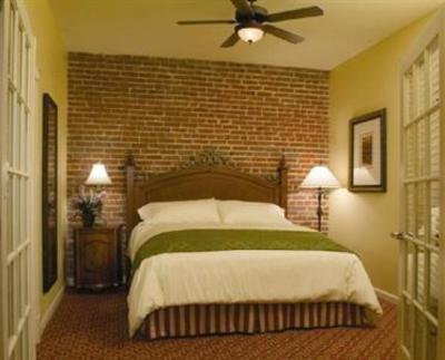 фото отеля Wyndham La Belle Maison