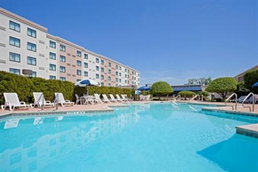 фото отеля Holiday Inn Hasbrouck Heights