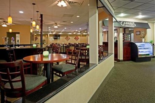 фото отеля Holiday Inn Hasbrouck Heights