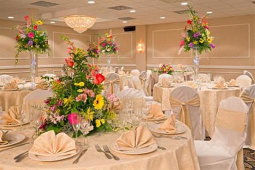 фото отеля Holiday Inn Hasbrouck Heights