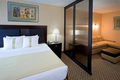 фото отеля Holiday Inn Hasbrouck Heights