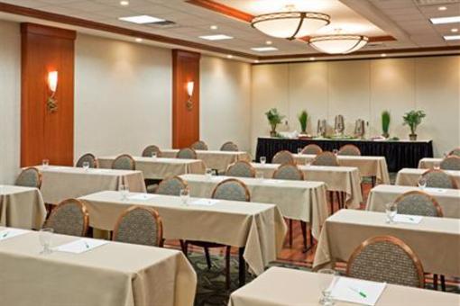 фото отеля Holiday Inn Hasbrouck Heights