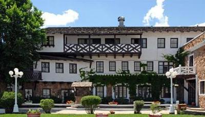 фото отеля El Rancho Hotel & Motel
