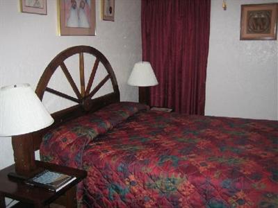 фото отеля El Rancho Hotel & Motel