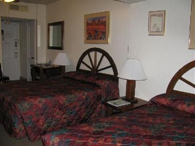 фото отеля El Rancho Hotel & Motel
