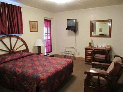 фото отеля El Rancho Hotel & Motel