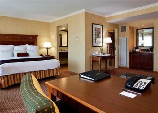 фото отеля Renaissance Boulder Suites Broomfield